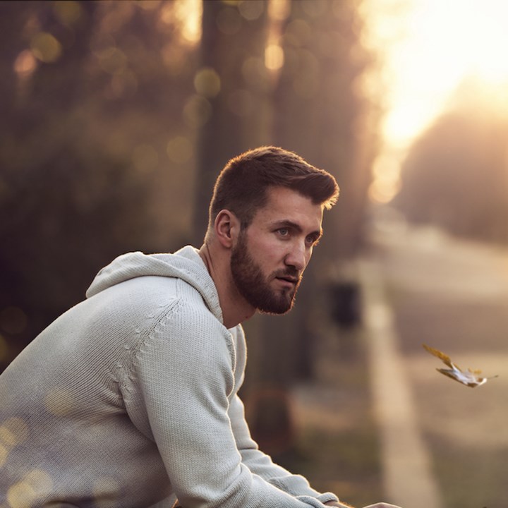Carence en vitamine D : symptômes Vous ne pouvez pas vraiment ressentir une carence en vitamine D. Cela a une influence sur votre résistance et vos os.