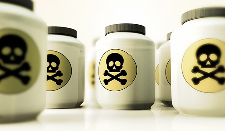 Producten die pesticiden bevatten Producten op basis van pesticiden vergiftigen de luizen, maar ze raken er resistent aan.