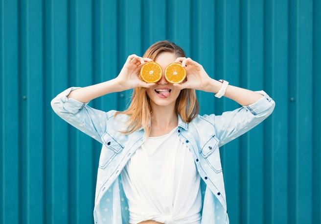 Cet article répond à la question de savoir si une carence en vitamine D provoque des symptômes dans les yeux.