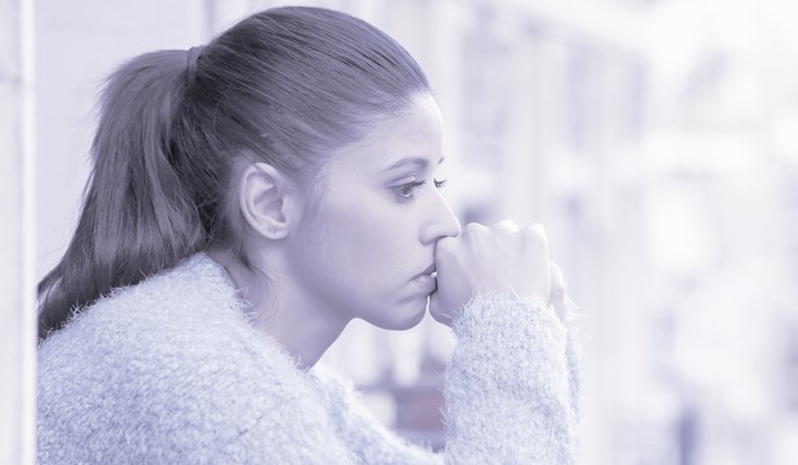 Wanneer ben je in een vroegtijdige menopauze? Het is mogelijk dat je in de vervroegde menopauze bent als je jonger bent dan 40 en al minstens vier maanden niet meer gemenstrueerd hebt.