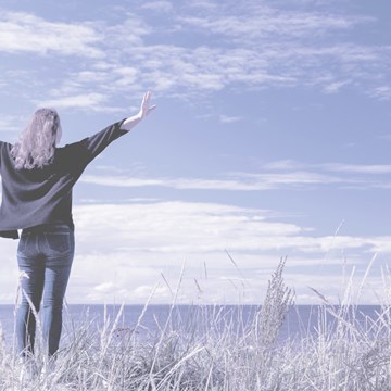 Vous êtes en post-ménopause dès que vous n'avez pas eu de menstruations pendant 1 an. Cette phase dure le reste de votre vie.