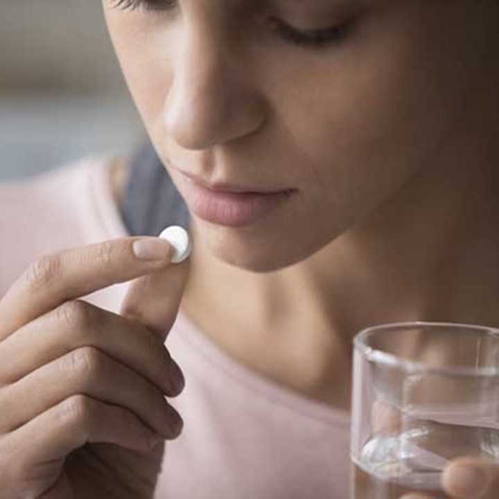 Douleur et anti-inflammatoires contre la douleur en mouvement Douleur aiguë ? Un antidouleur tel que le paracétamol peut aider. Ne le prenez jamais sur une longue période sans l’avis d’un médecin.
