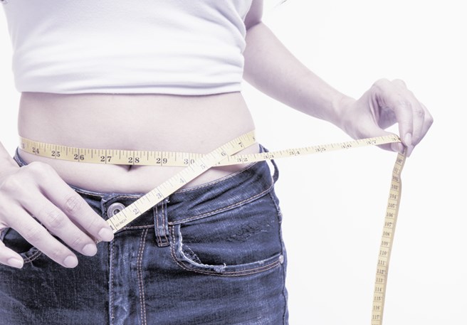 Pour de nombreuses femmes en ménopause, il n’est pas évident de perdre de la graisse abdominale. Lisez ici pourquoi et ce que vous pouvez faire à ce sujet.