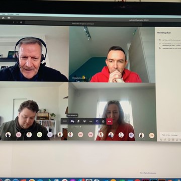 EERST EEN MEETING EN DAARNA WEER VERDERWERKEN! EERST EEN MEETING EN DAARNA WEER VERDERWERKEN!