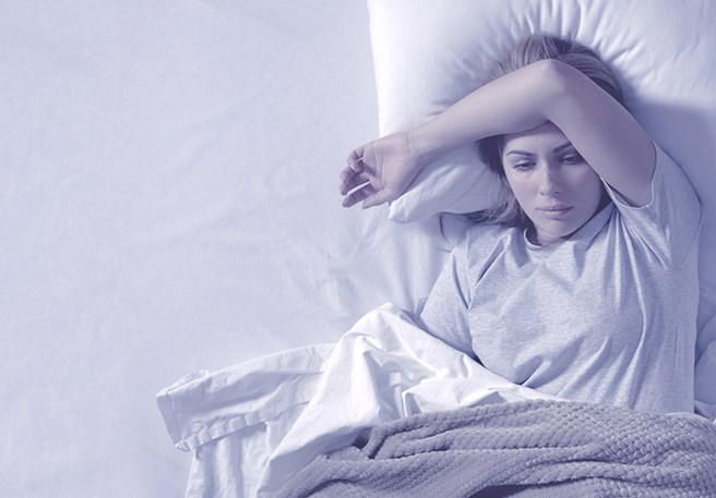 Comment puis-je arrêter de transpirer la nuit pendant la transition ?