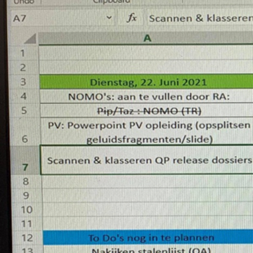 Ik kom toe op kantoor en begin eraan!