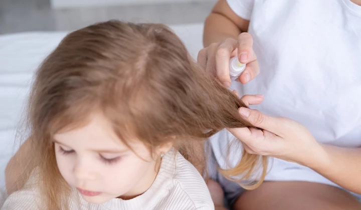 Apprenez à identifier les poux chez votre enfant. Apprenez à identifier les poux chez votre enfant.