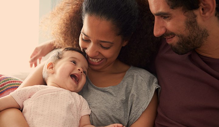 La vitamine D, chaque jour pour des bébés & enfants  Le Conseil Supérieur de la santé recommande aux enfants de 0 à 6 ans 400 I.E. de vitamine D toute l'année.