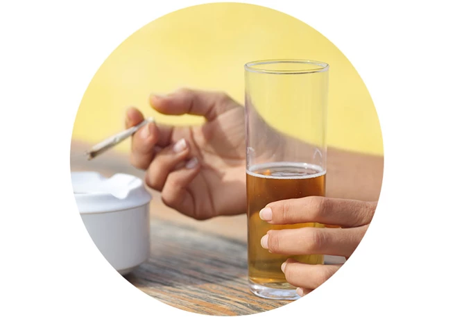 Alcohol en roken: stoorzenders voor darmflora Door te roken en regelmatig te veel alcohol te drinken kan het evenwicht in de darmflora verstoord raken.