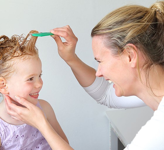 Welke middelen bestaan er om luizen te behandelen? Welke middelen bestaan er om luizen te behandelen?