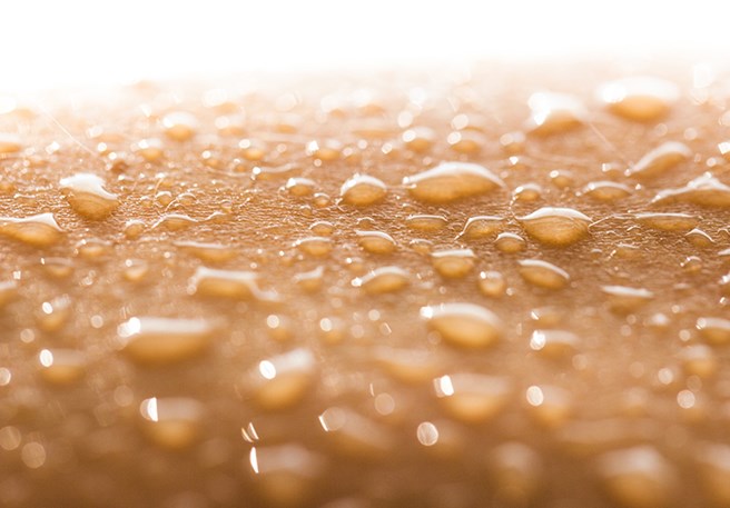 Via transpiratie voert onze huid schadelijke stoffen af.