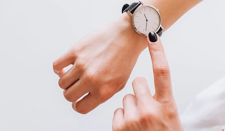 ORS mag je gebruiken zolang de diarree of het overgeven duurt. Maar raadpleeg zeker een arts als het langer dan drie dagen aanhoudt.