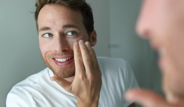 Une rougeur de la peau peut indiquer une réaction allergique ou une infection cutanée.