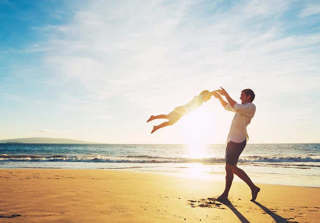 La dose optimale de vitamine D pour les adultes est de 15 µg / jour. Pour compenser une carence ou un besoin accru de vitamine D, il est préférable de prendre 20 µg / jour.