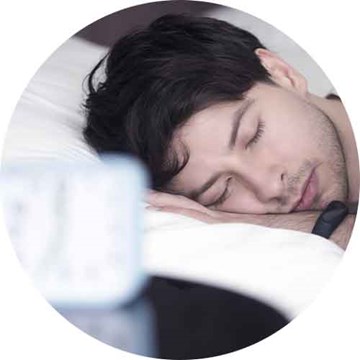 Avoir un rituel de sommeil fixe est essentiel pour une bonne nuit de repos. 