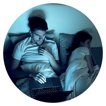 Un autre grand responsable des problèmes de sommeil est l'exposition excessive à la lumière bleue avant de s'endormir.